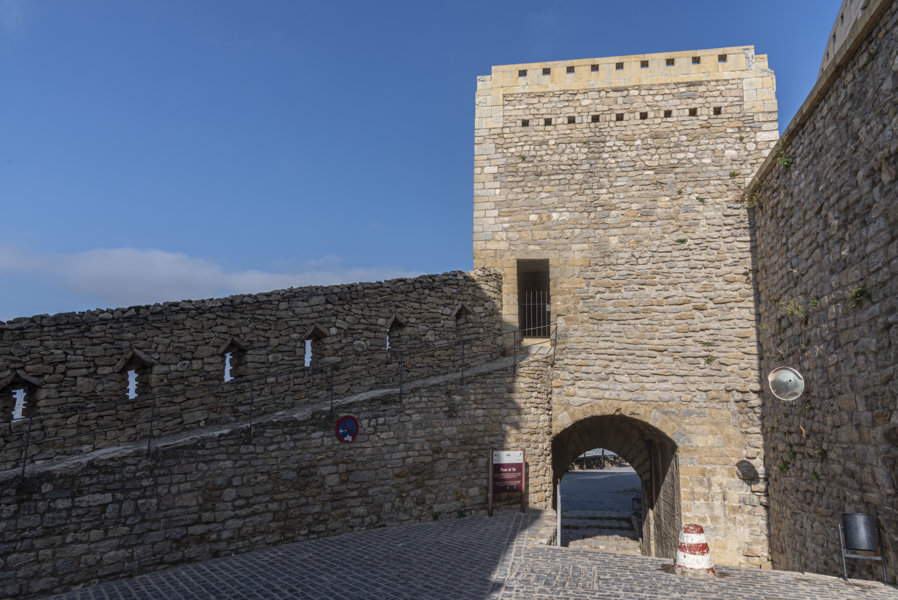 Castelló de la Plana - Morella 044 - Portal del Rei.jpg
